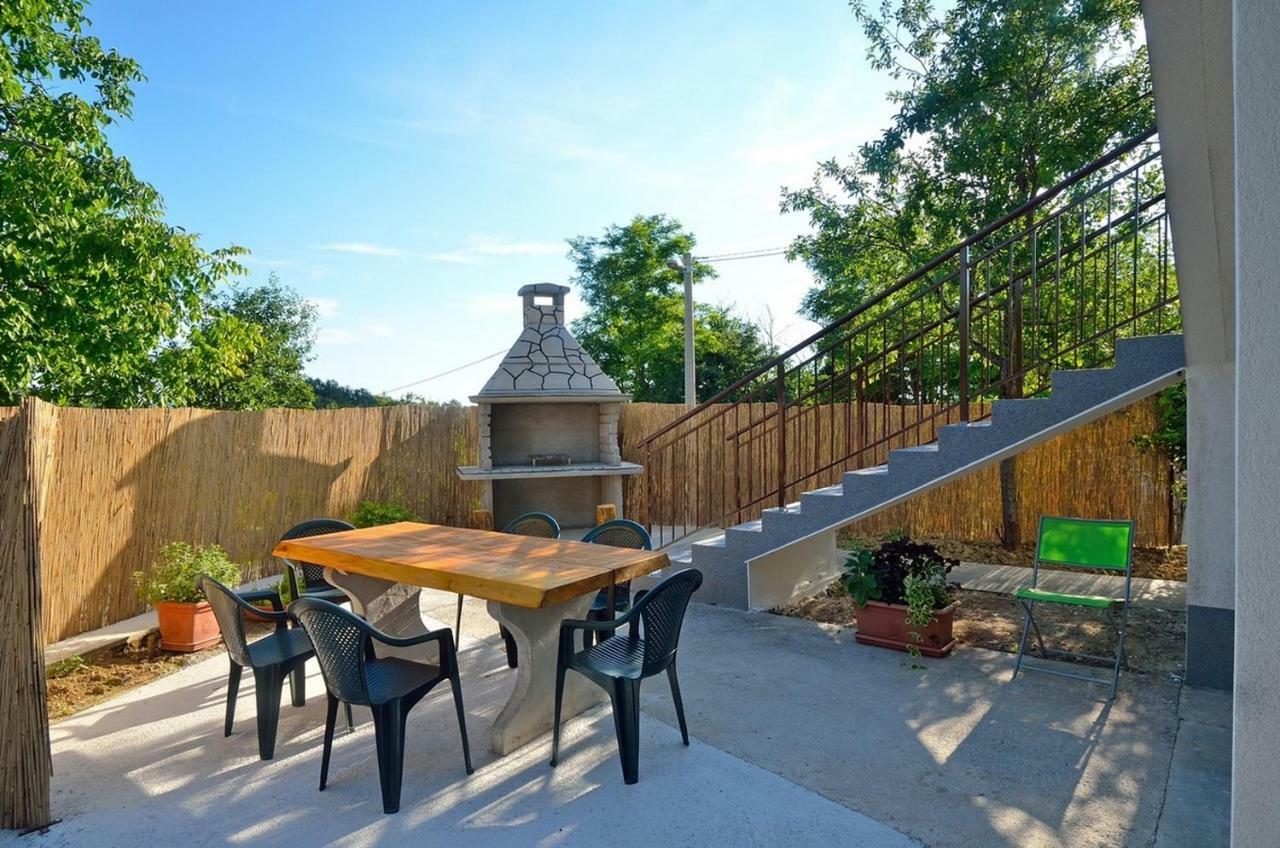 Apartment Nada With Private Pool Buzet Exterior photo